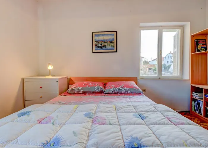 דירה The Consists Of Two Bedrooms, A Bathroom, A Kitchen And A Living